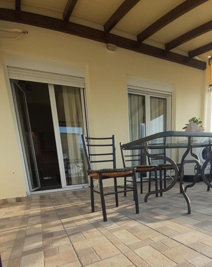 Marge Apt Arta Exterior photo